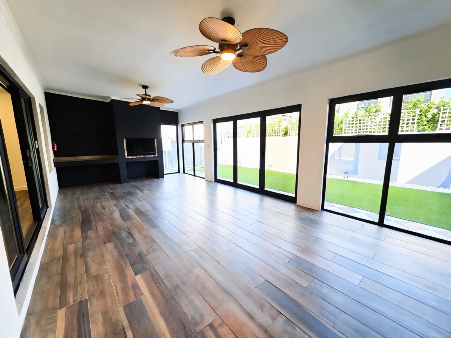 To Let 3 Bedroom Property for Rent in Sandown Western Cape
